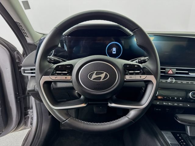Used 2025 Hyundai Elantra SEL FWD image 12