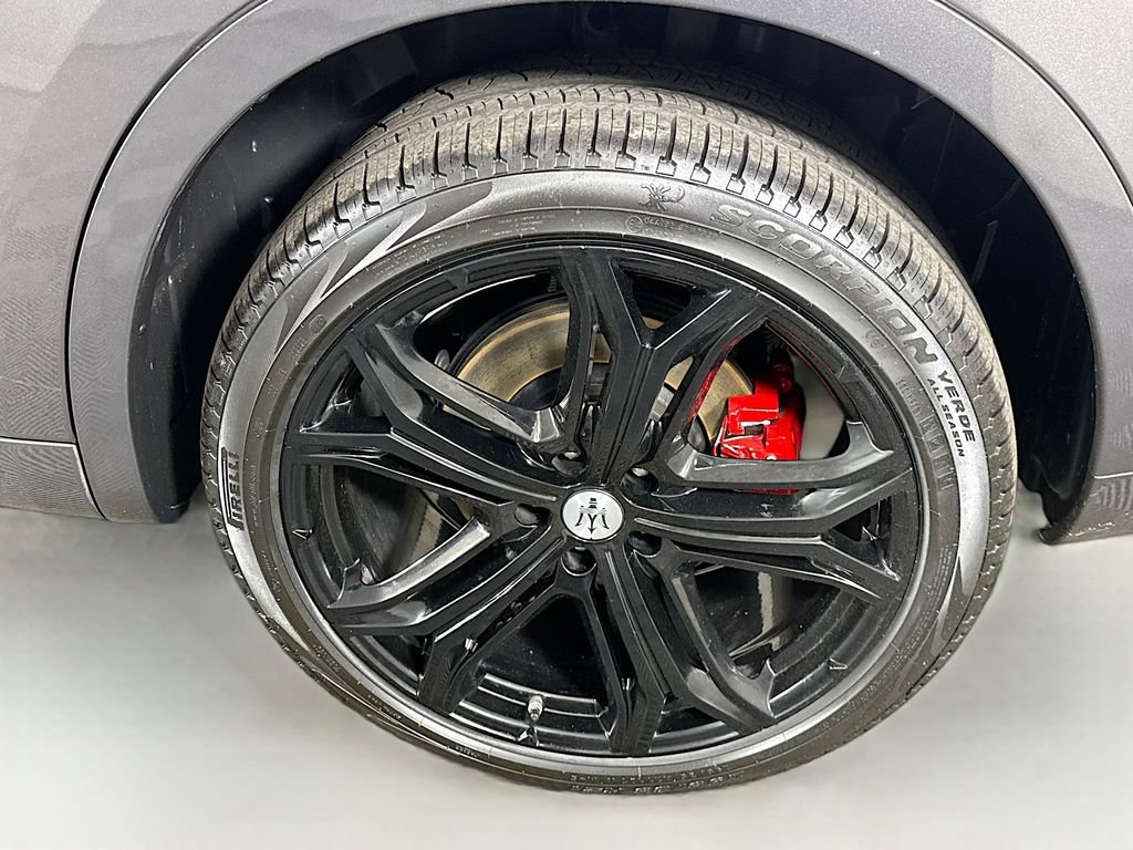 Used 2022 Maserati Levante GT AWD/4WD image 35