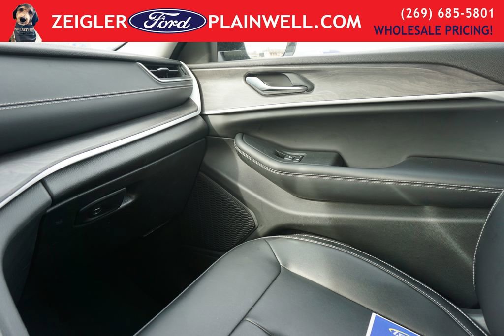 Used 2023 Jeep Grand Cherokee Limited w/ Trailer Tow Prep Group (B) image 35