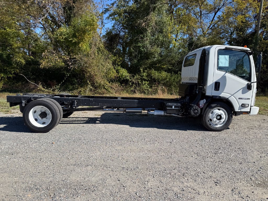 New 2025 Isuzu NPR RWD image 8