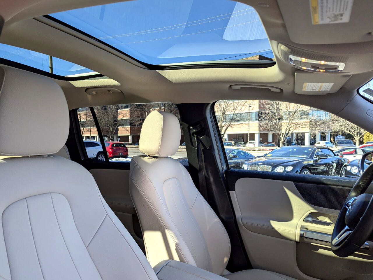 Used 2022 Mercedes-Benz EQB 300 4MATIC image 38