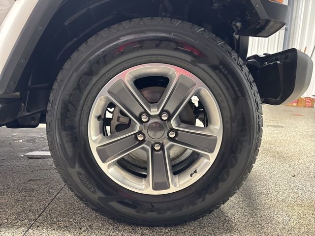 Used 2019 Jeep Wrangler Unlimited Sahara image 28