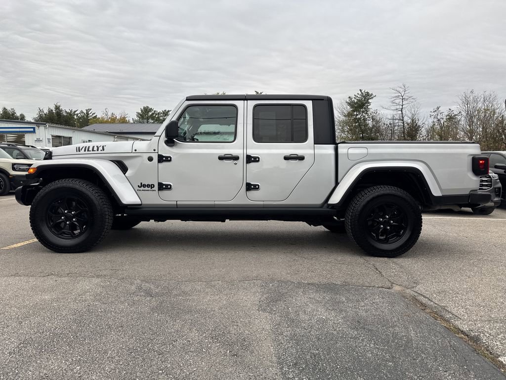 Used 2022 Jeep Gladiator Willys image 8