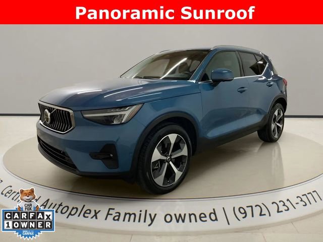 Used 2025 Volvo XC40 B5 Plus AWD/4WD image 1