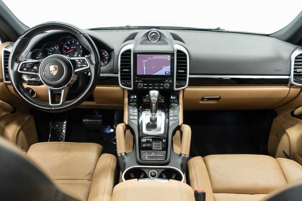 Used 2017 Porsche Cayenne Platinum Edition AWD/4WD image 9