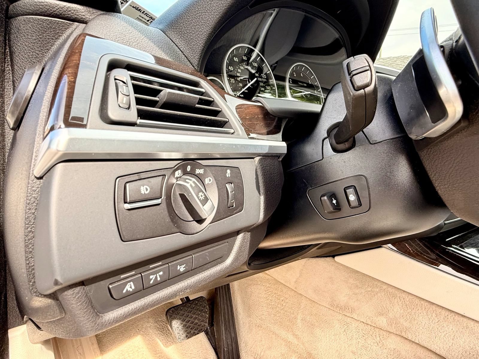 Used 2012 BMW 650i xDrive Convertible AWD/4WD image 41
