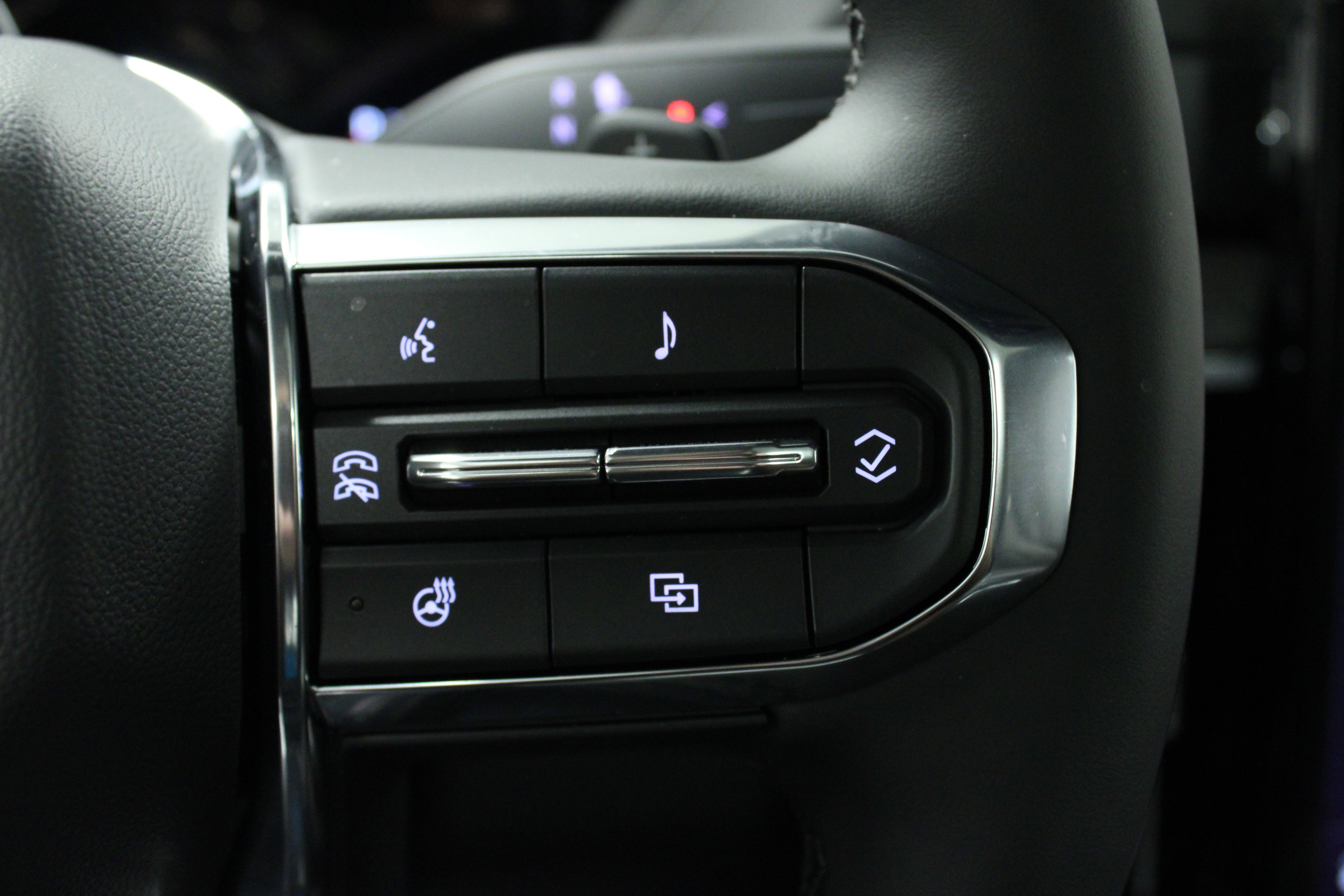 New 2026 GMC Yukon XL Denali w/ Denali Reserve Package image 22