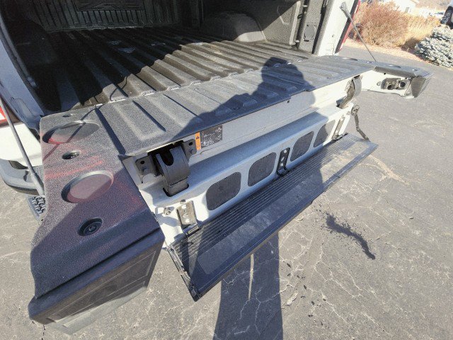 Used 2024 Chevrolet Silverado 2500 ZR2 w/ Technology Package image 21