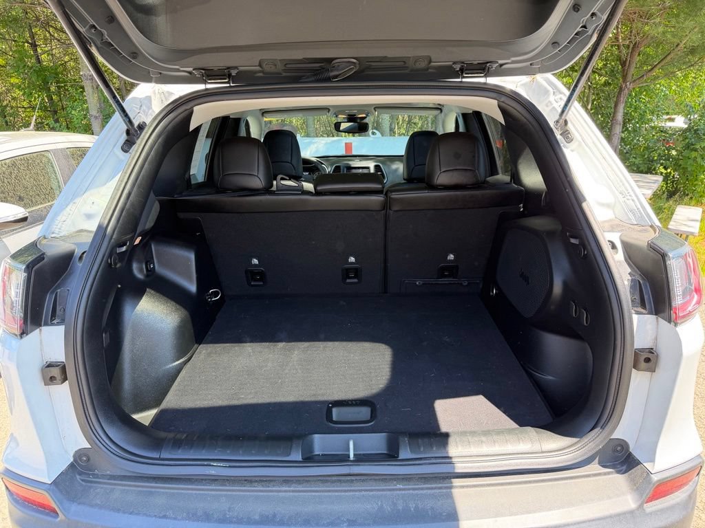 Used 2022 Jeep Cherokee Latitude w/ Sun & Sound Group AWD/4WD image 12