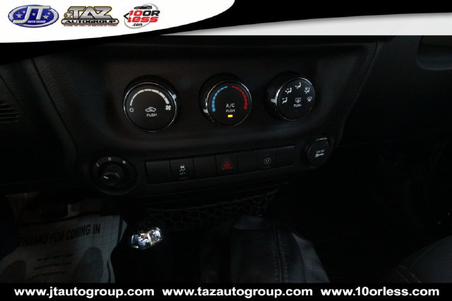 Used 2015 Jeep Wrangler Unlimited Sahara AWD/4WD image 20