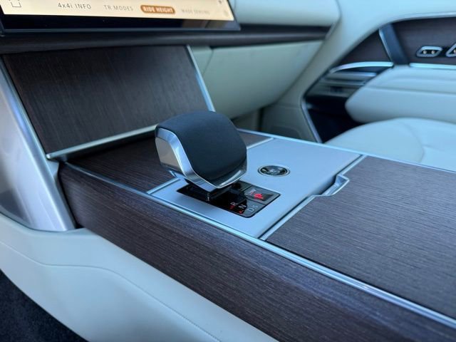 Certified 2024 Land Rover Range Rover SE image 26