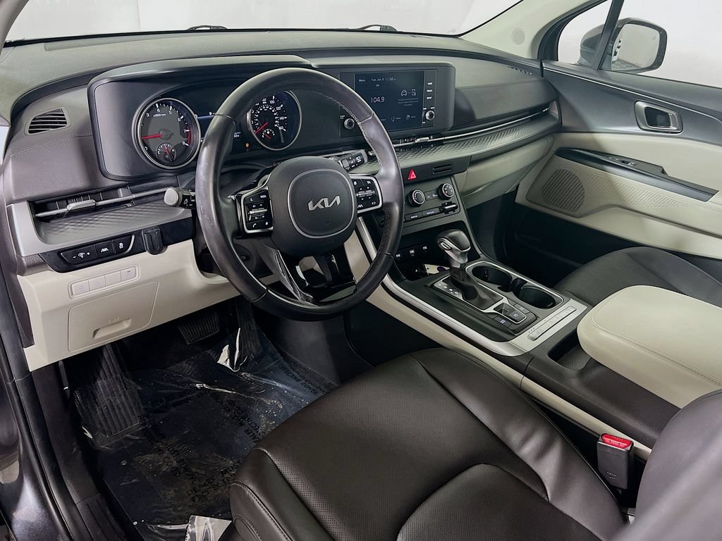 Used 2024 Kia Carnival LX FWD image 9