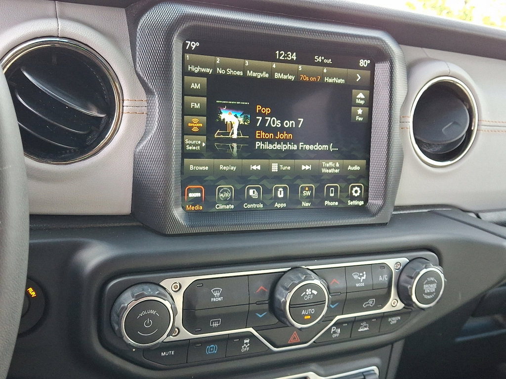 Used 2023 Jeep Wrangler Unlimited Sahara image 27