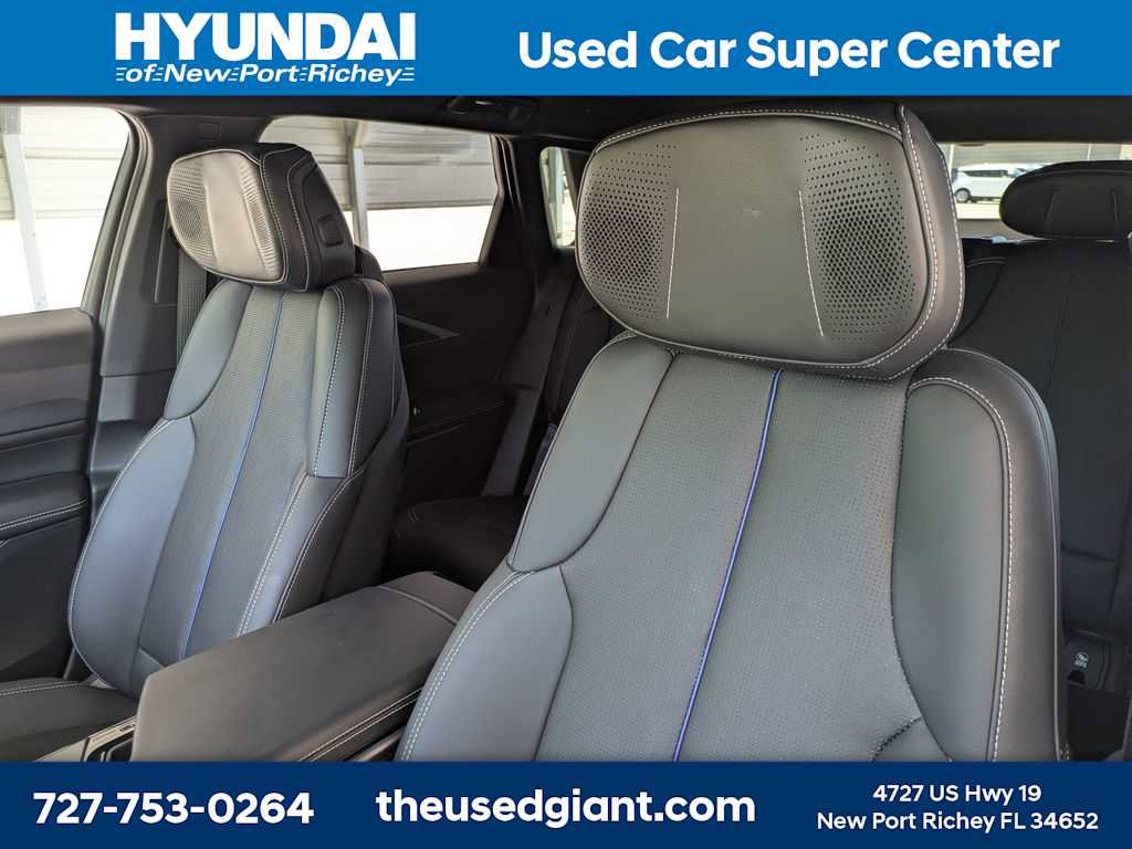 Used 2024 Cadillac Lyriq Luxury RWD image 7