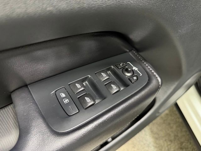 Used 2023 Volvo XC60 B5 Plus w/ Climate Package image 22