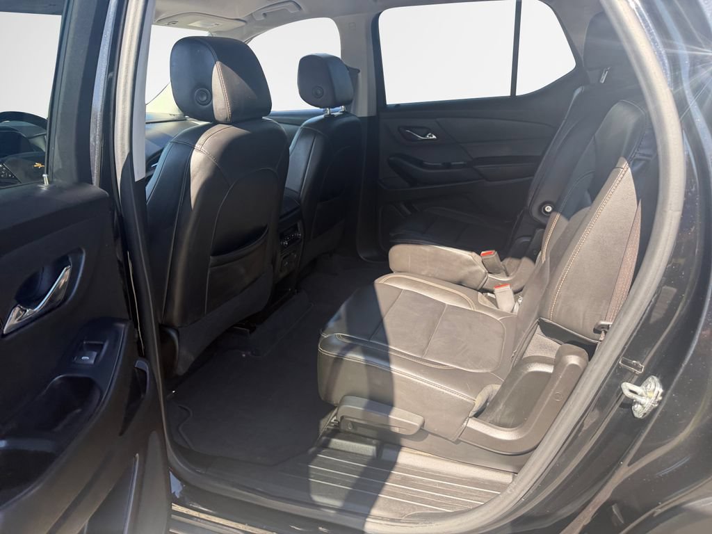 Certified 2021 Chevrolet Traverse LT w/ LT Premium Package AWD/4WD image 24