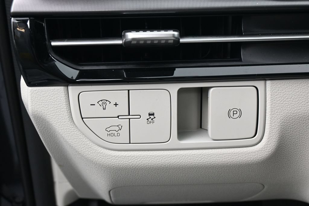 Used 2026 Kia Sportage EX FWD image 16