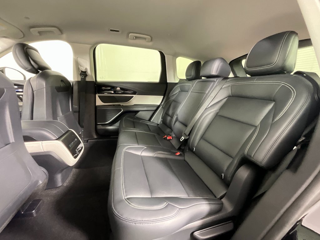 Used 2025 Lincoln Nautilus Premier image 25