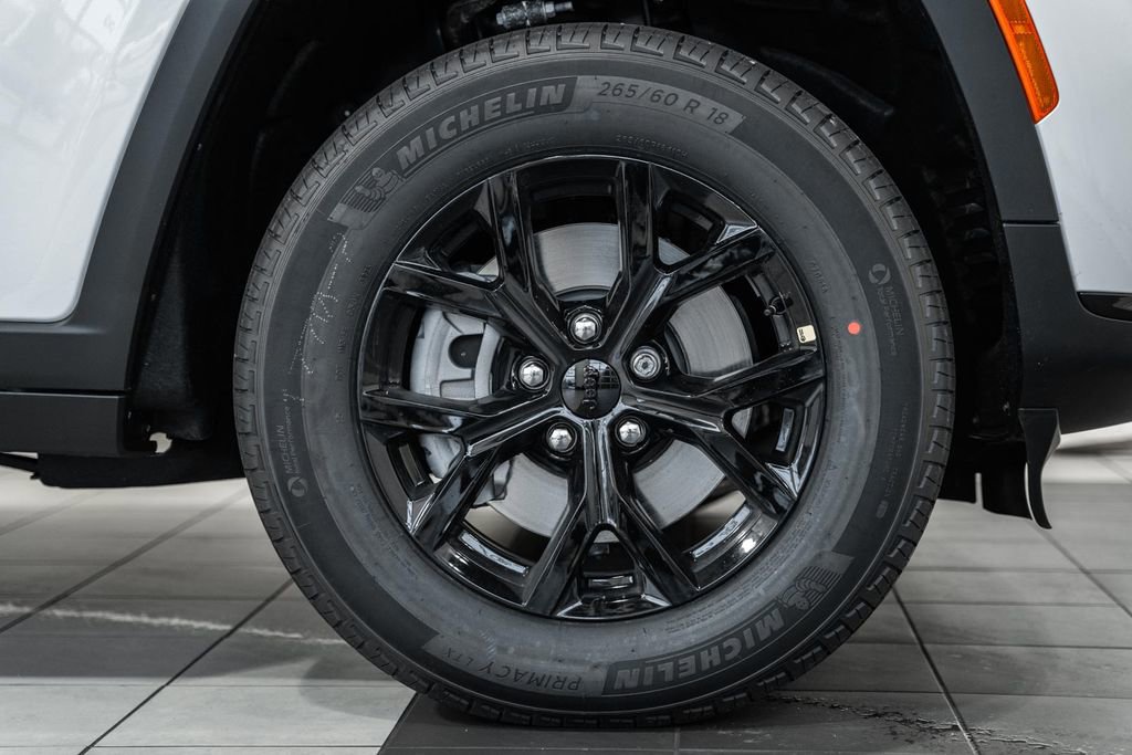 New 2025 Jeep Grand Cherokee L Altitude image 15