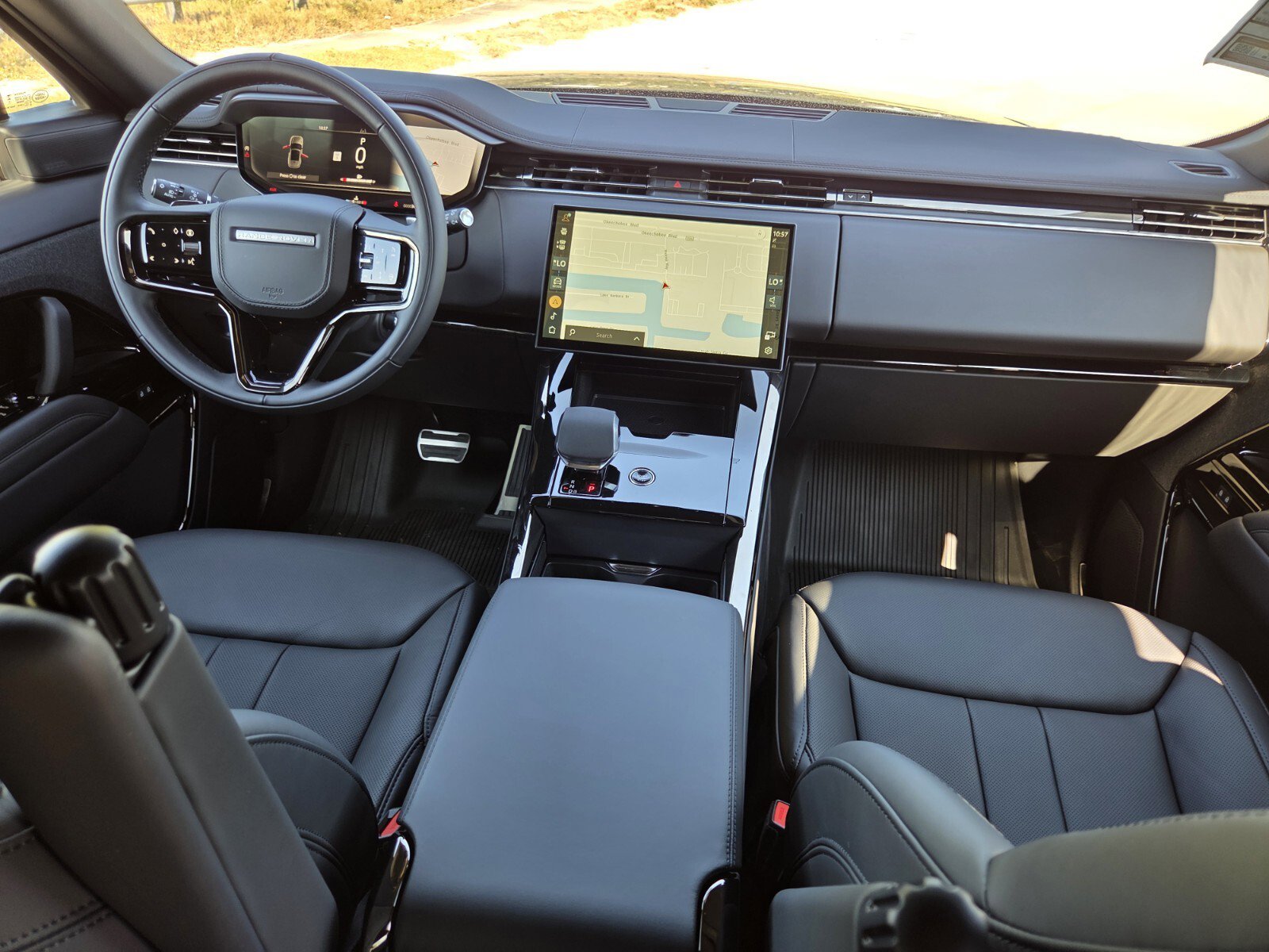 New 2025 Land Rover Range Rover Sport Dynamic SE image 4