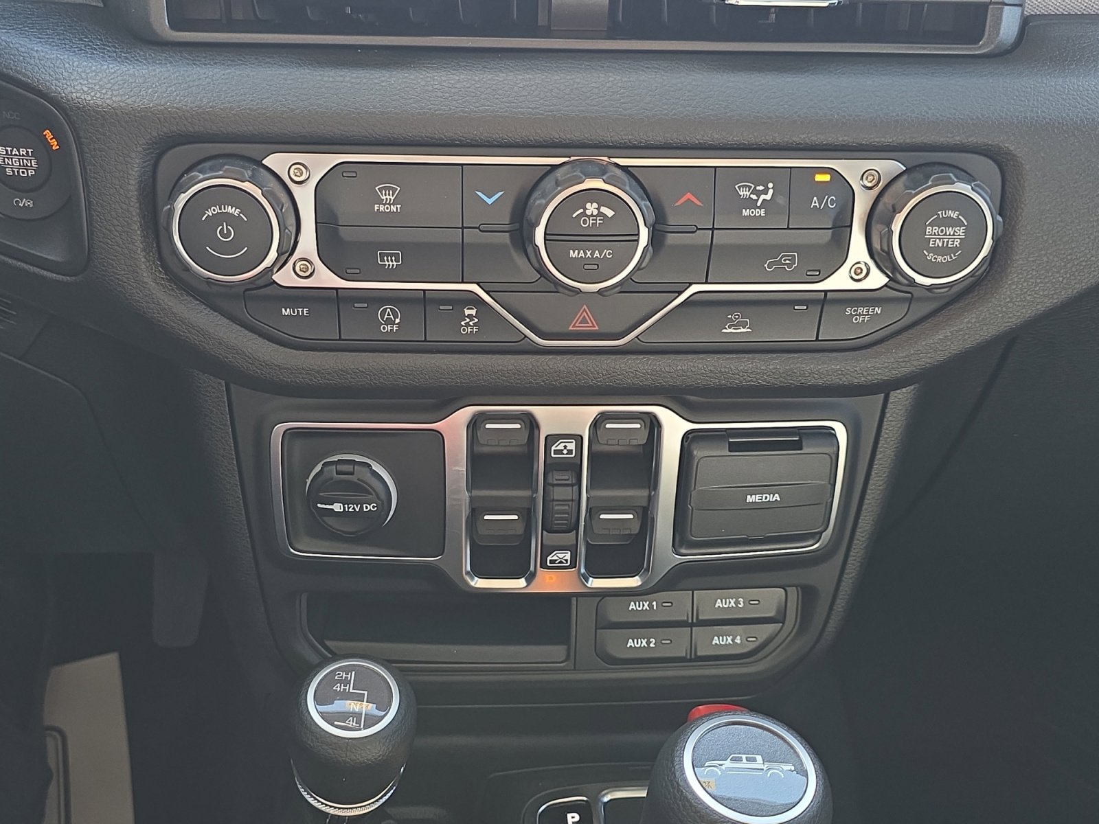 New 2026 Jeep Gladiator Sport AWD/4WD image 27
