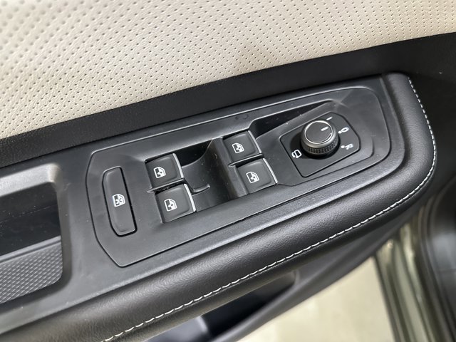 New 2026 Volkswagen Atlas Cross Sport SEL Premium R-Line image 19