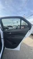 Used 2020 Chevrolet Equinox LT AWD/4WD image 17