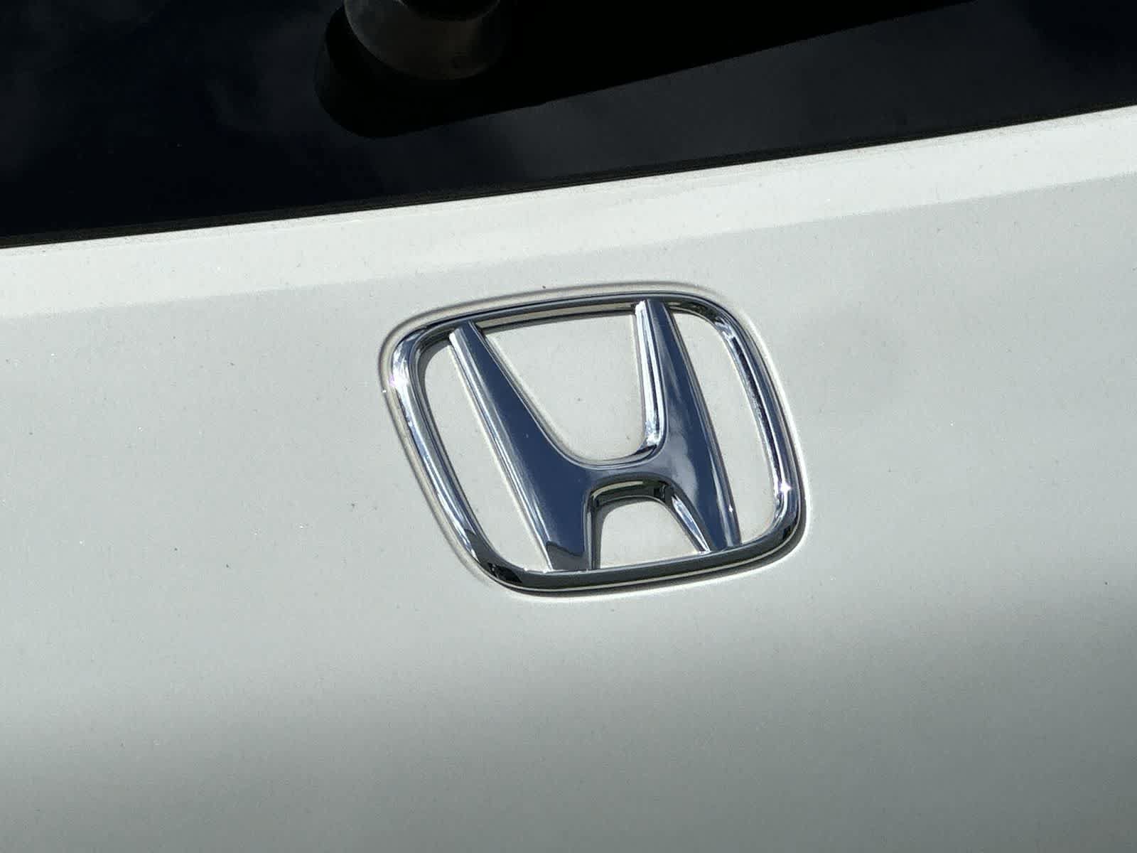 Used 2025 Honda HR-V Sport image 15