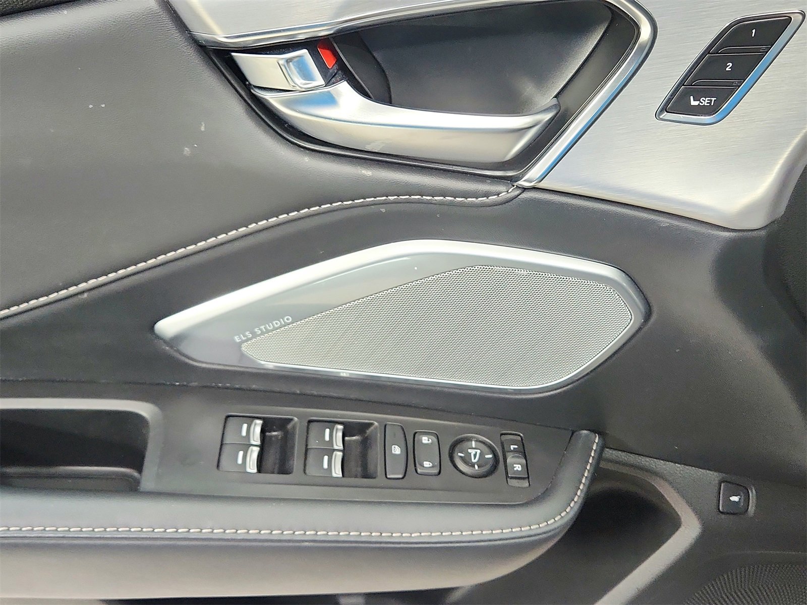 Used 2023 Acura RDX w/ Technology Package image 32