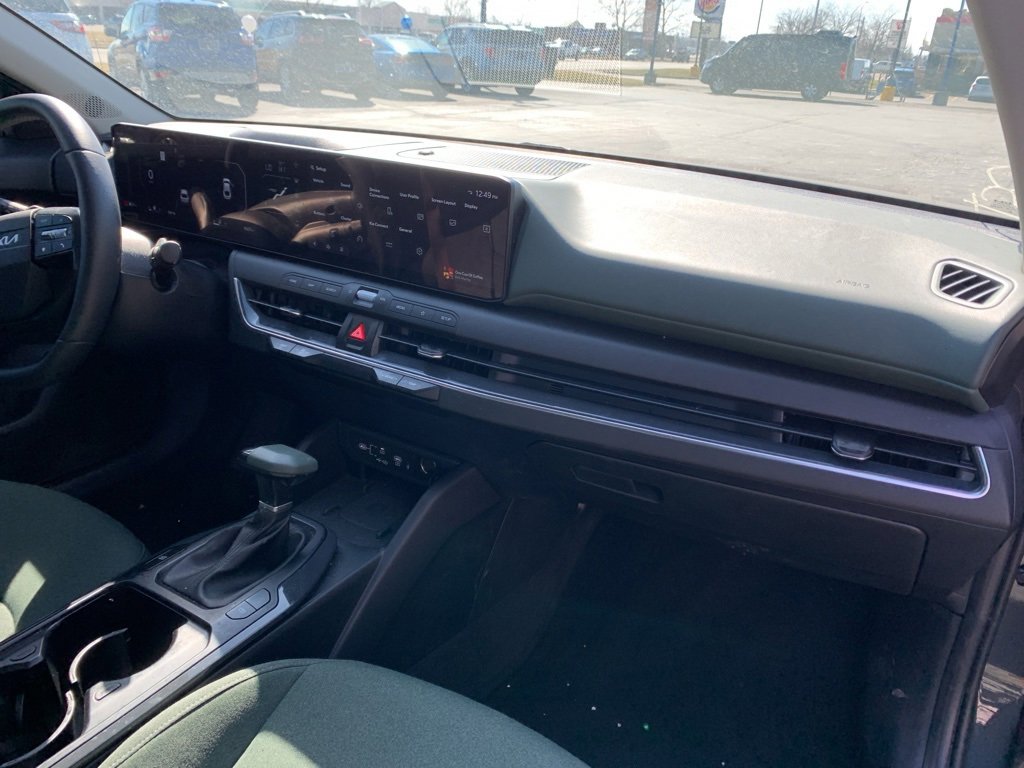 Used 2025 Kia K4 EX image 15