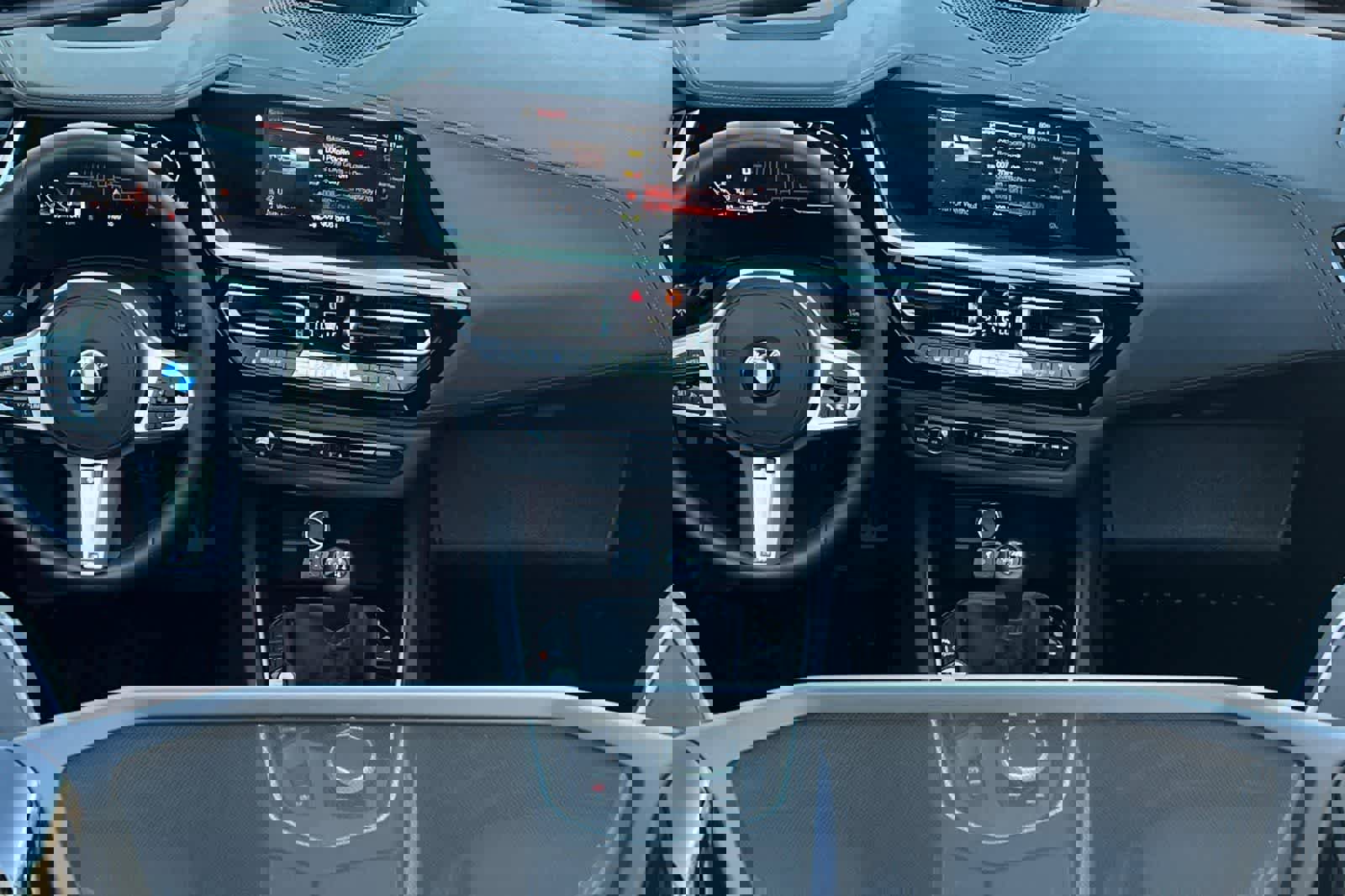 Used 2025 BMW Z4 M40i w/ Edition image 4