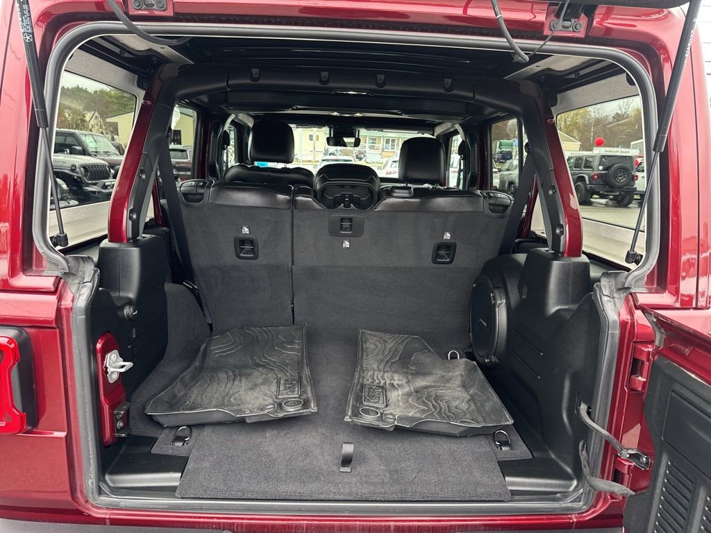 Used 2021 Jeep Wrangler Unlimited Rubicon w/ Trailer Tow Package image 25