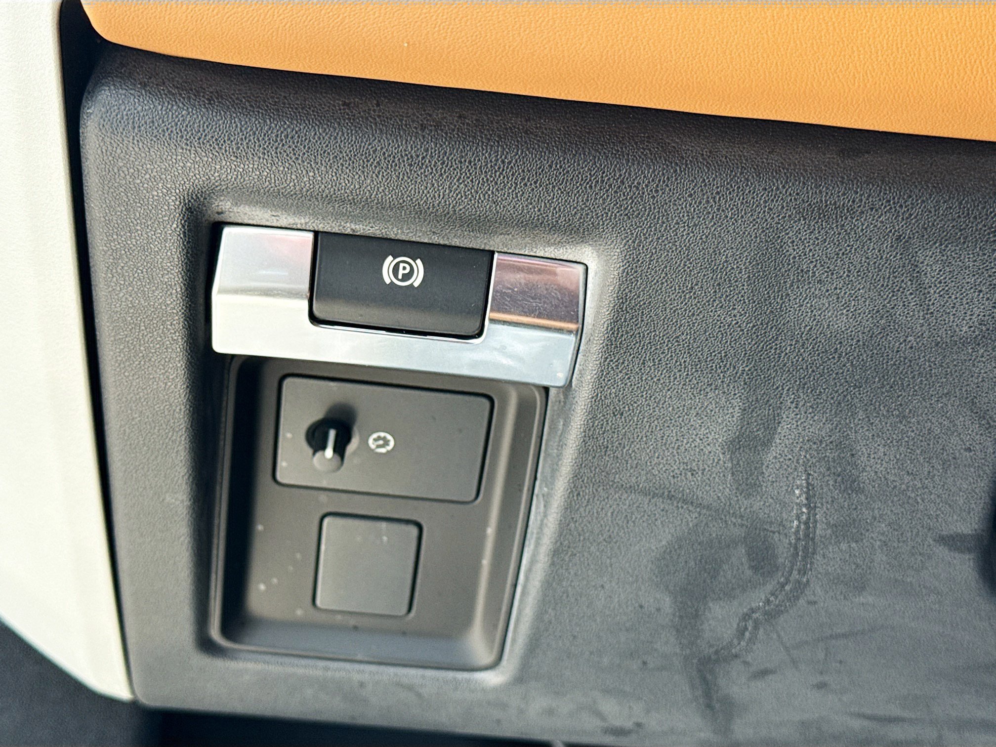 Used 2023 Land Rover Defender 130 First Edition AWD/4WD image 37