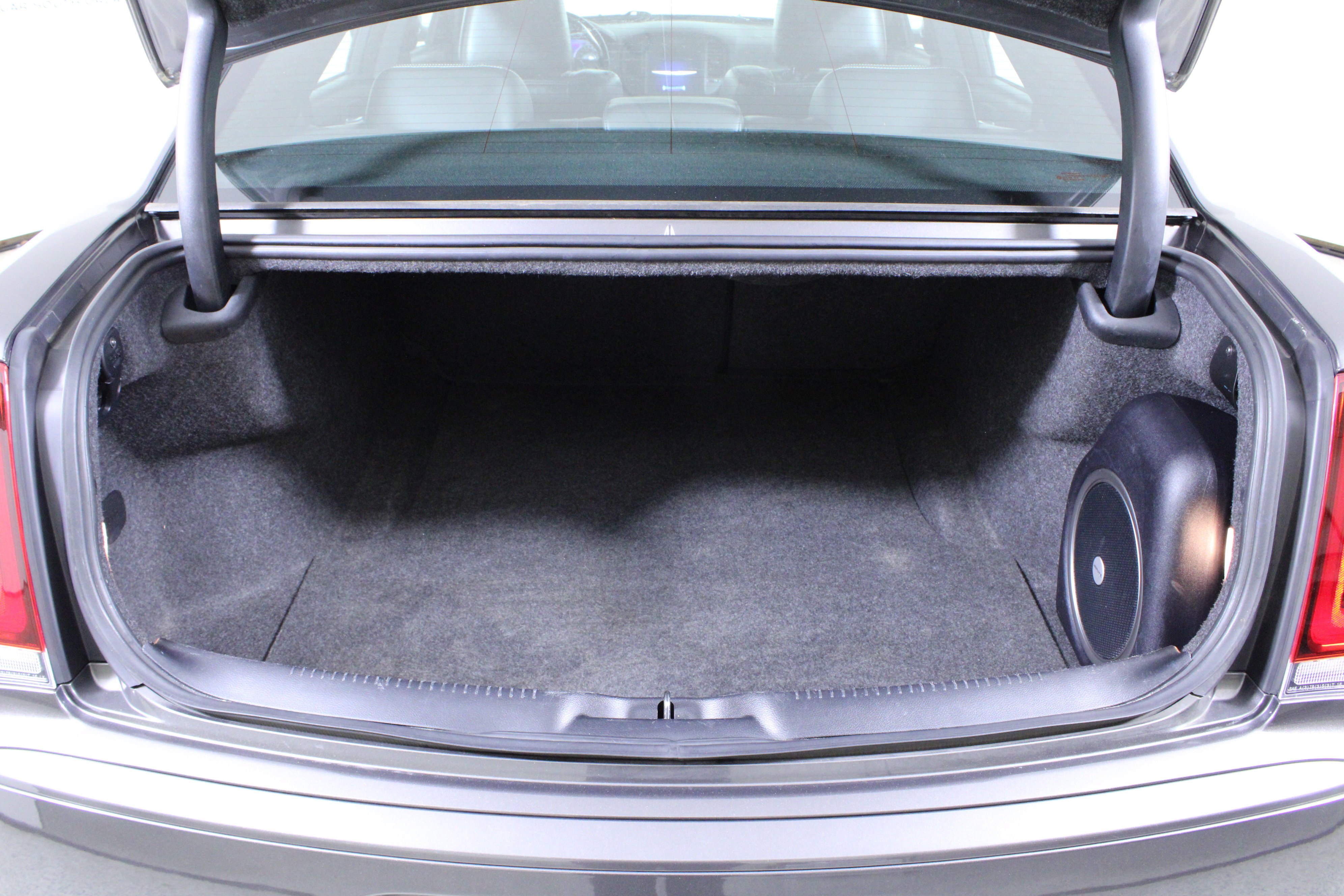 Used 2021 Chrysler 300 S w/ S Model Appearance Package RWD image 10