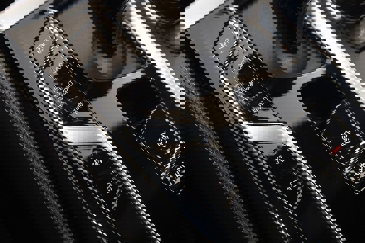 Used 2023 BMW M550i xDrive w/ Executive Package image 34