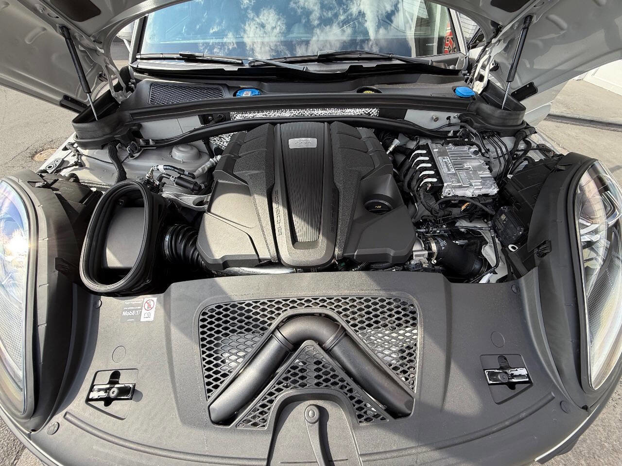 Used 2025 Porsche Macan GTS image 42
