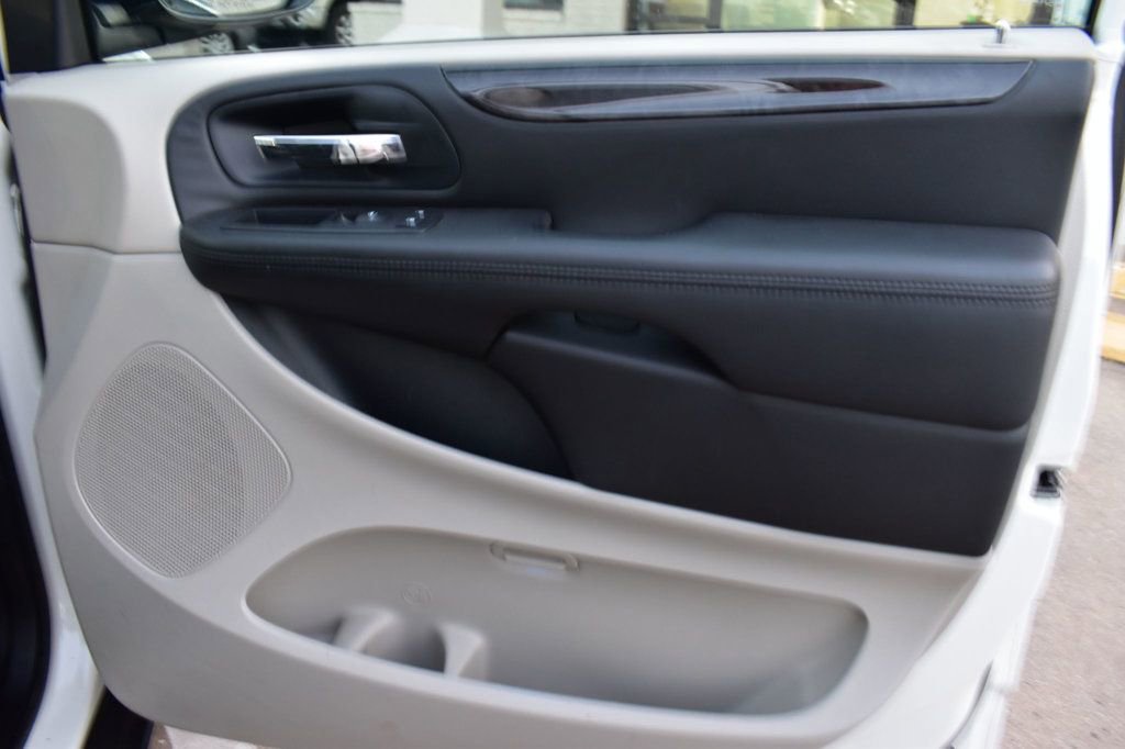 Used 2013 RAM C/V Tradesman image 38