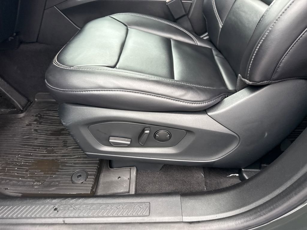Used 2023 Ford Explorer XLT w/ Equipment Group 202A image 30