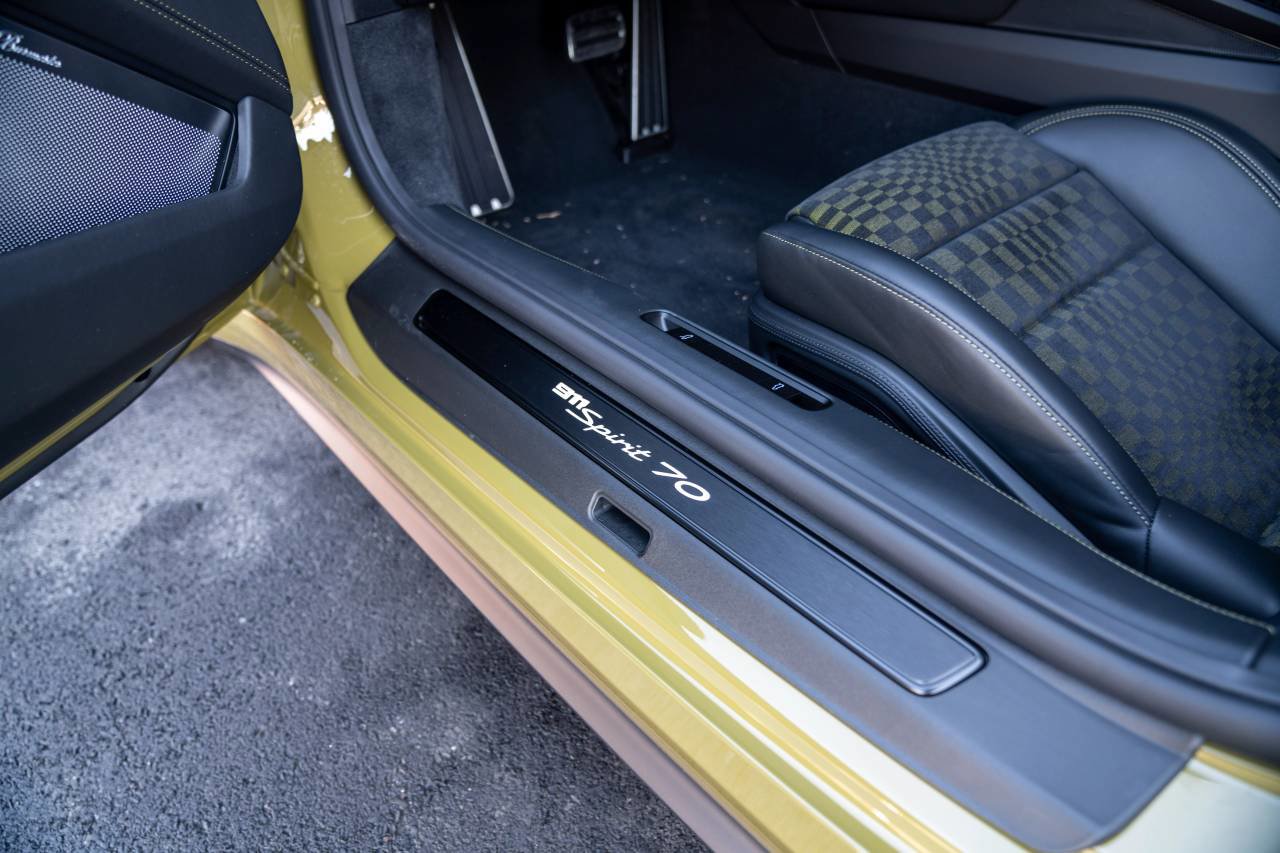 New 2026 Porsche 911 Carrera 4 GTS image 31