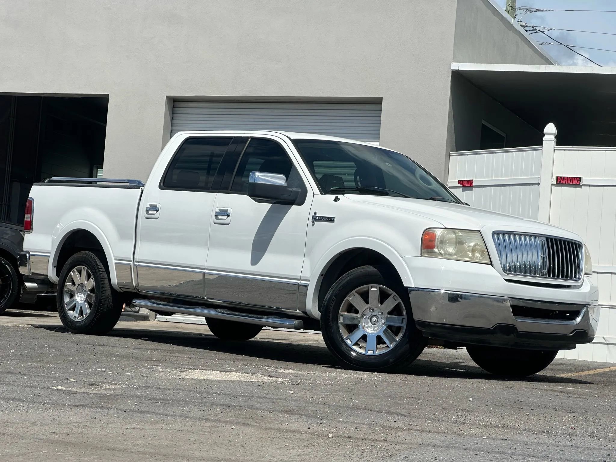 Used 2006 Lincoln Mark LT 2WD image 6