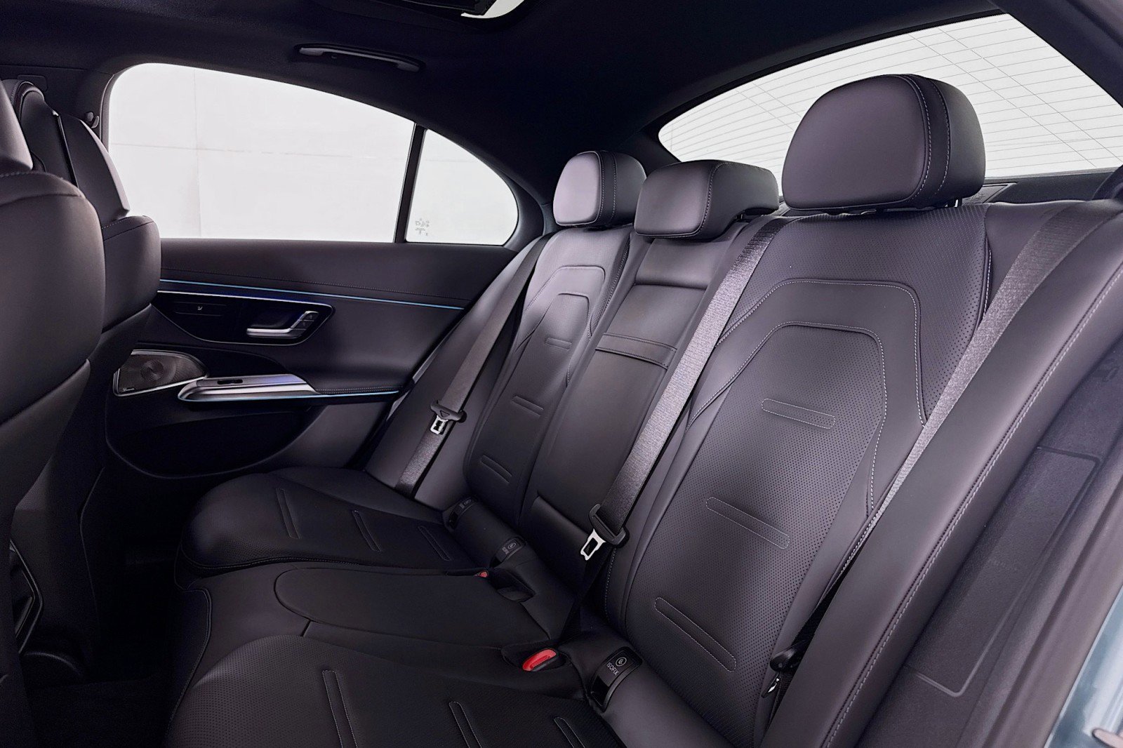 New 2026 Mercedes-Benz E 53 AMG e 4MATIC Sedan image 7
