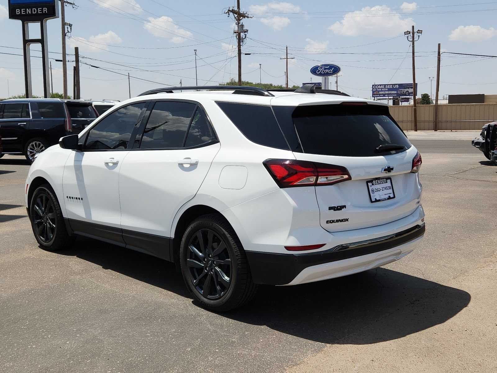 Used 2023 Chevrolet Equinox RS FWD image 3