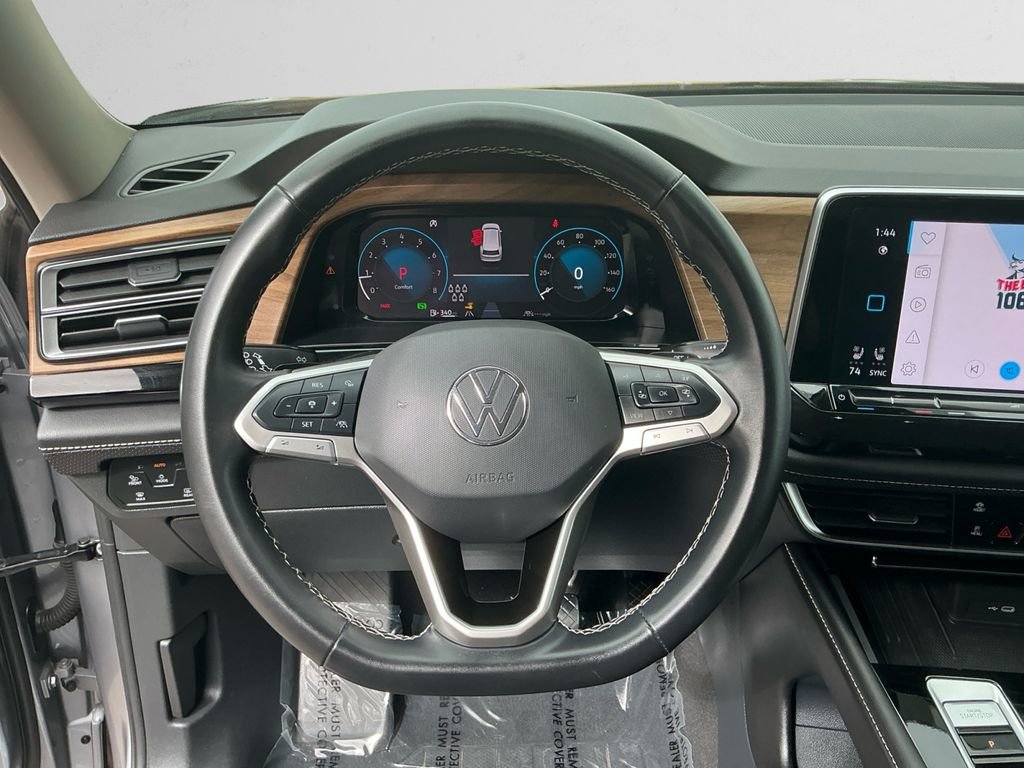Used 2025 Volkswagen Atlas SE image 12