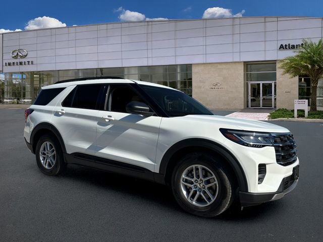 Used 2026 Ford Explorer Active image 2