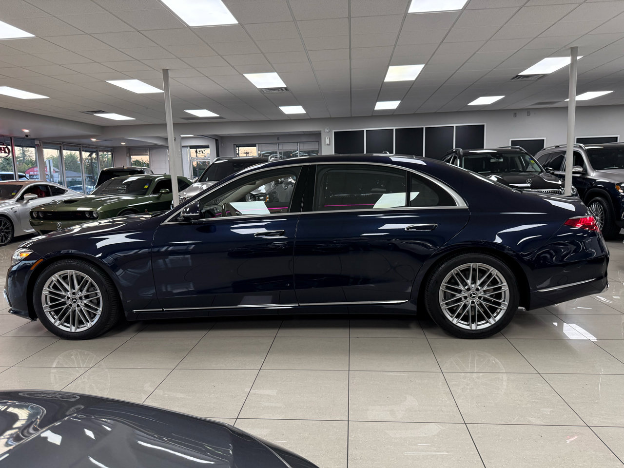 Used 2022 Mercedes-Benz S 580 4MATIC Sedan image 3