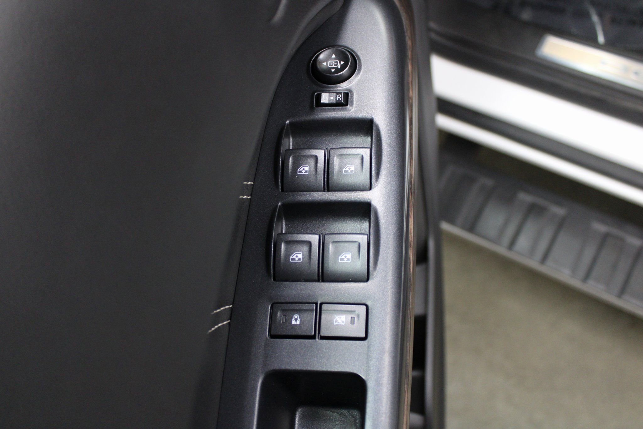 Used 2021 GMC Canyon Denali image 12