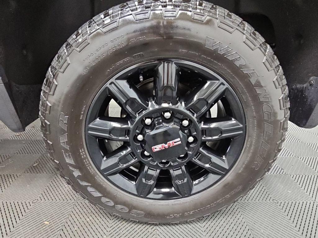 Used 2024 GMC Sierra 2500 AT4 w/ Technology Package AWD/4WD image 47