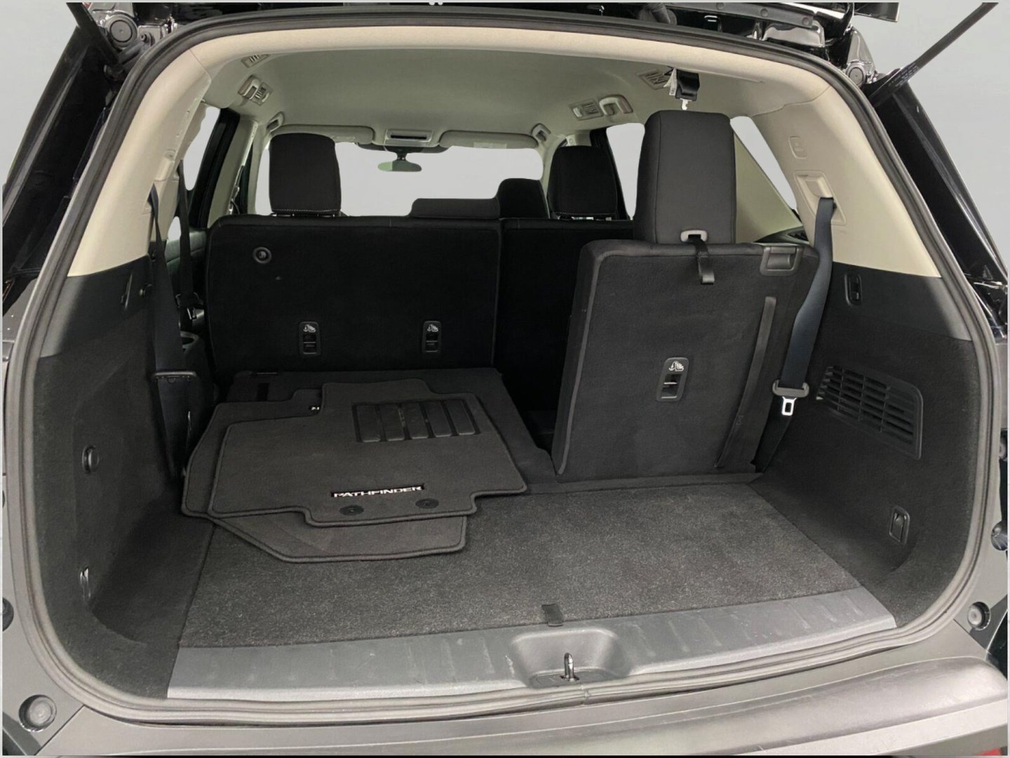 Used 2022 Nissan Pathfinder S AWD/4WD image 6