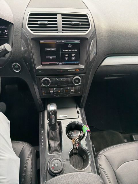 Used 2016 Ford Explorer XLT w/ Equipment Group 202A AWD/4WD image 12