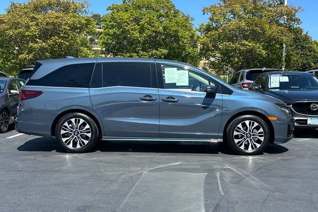 Certified 2025 Honda Odyssey Elite image 2